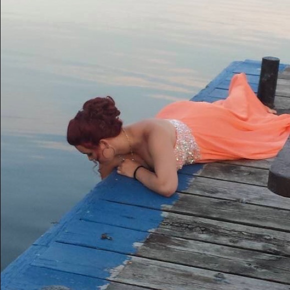 Peach prom dress - Picture 1 of 4